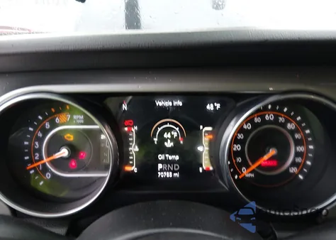 2018 Jeep Wrangler Unlimited Sahara 4X4 z USA, uszkodzony, nr VIN 1C4HJXEN7JW326938